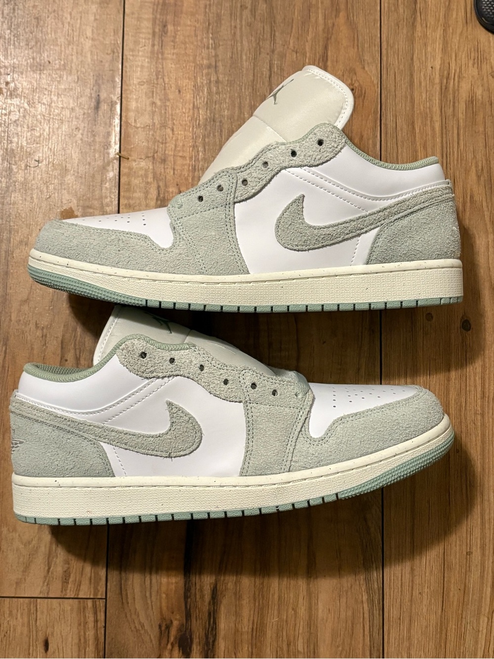 Nike Men’s Air Jordan 1 Low - White & Light Green